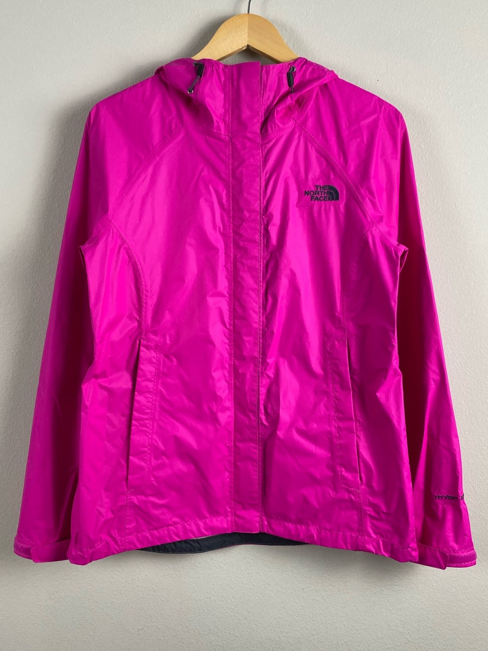 The North Face Venture HyVent 2.5L Rain Jacket/Windbreaker | Stowable | Pink
